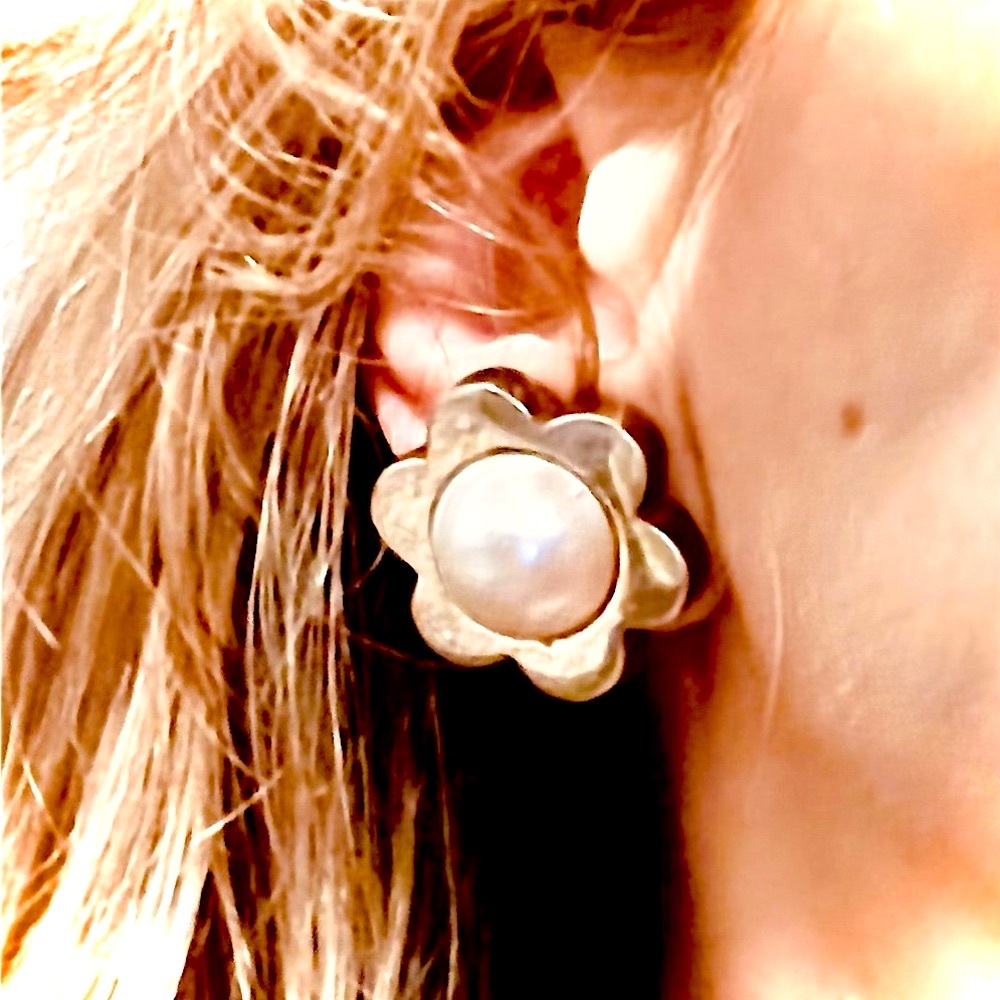 Patricia Von Musulin Large Silver and Pearl Daisy Clip on Earrings